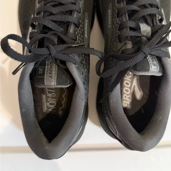 Women’s Brooks Black Athletic Shoes - Picture 5 of 8